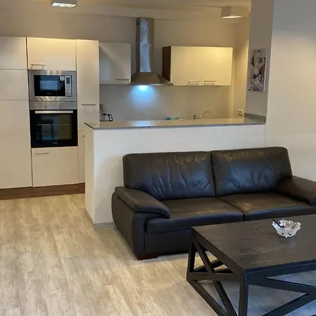 Neu Renovierte Whg Naehe Wasserbahnhof Und Krankenhaus Mit Aufzug Grosse Kueche * Mülheim an der Ruhr