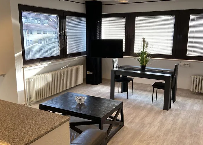 Apartman Neu Renovierte Whg Naehe Wasserbahnhof Und Krankenhaus Mit Aufzug Grosse Kueche